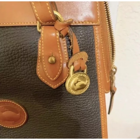 Dooney & Bourke Carpet Shoulder Bag Vintage Navy Blue & Tan Zippered - Picture 4 of 15